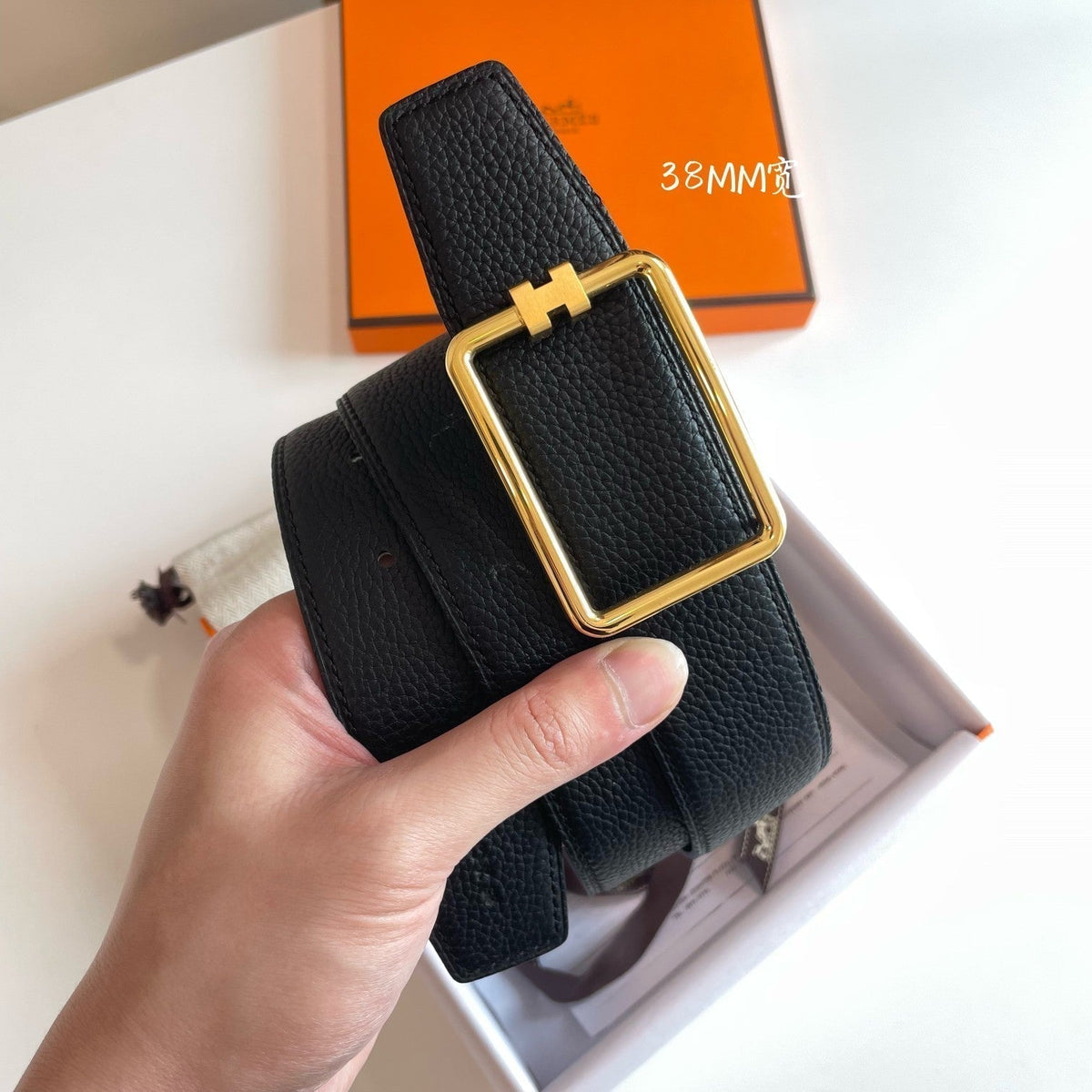 HERMES TUBE H BELT GOLD BUCKLE & REVERSIBLE BLACK LEATHER STRAP 38MM