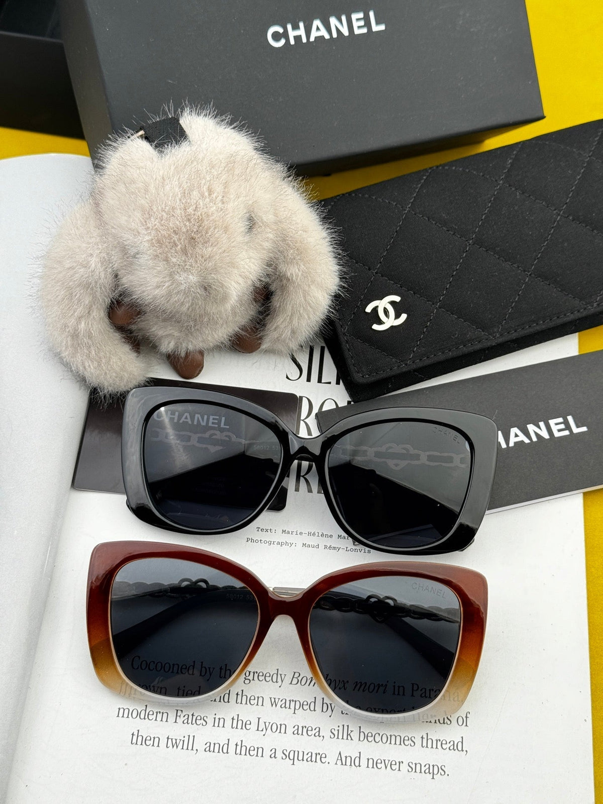 CHANEL SQUARE SUNGLASSES CH25801 IN ACETATE HEART CHAIN METAL