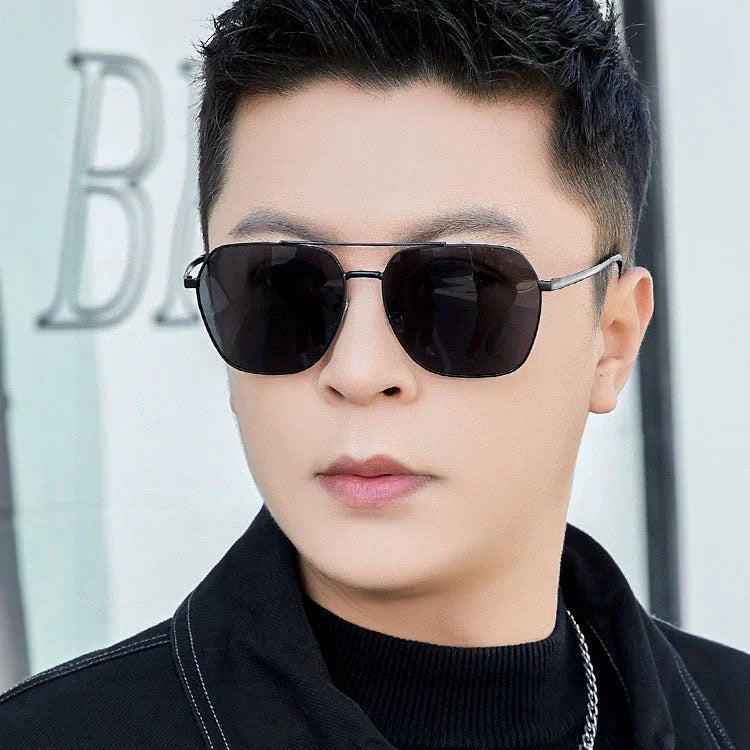 GUCCI SQUARE FRAME SUNGLASSES 0863 IN METAL