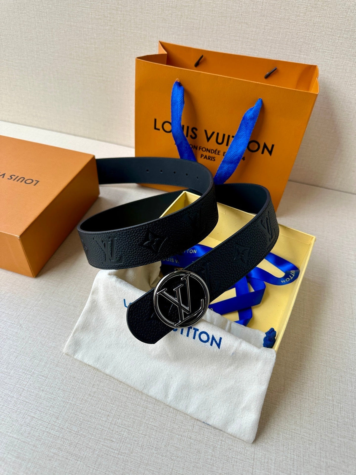 LOUIS VUITTON LV 25S BELT 40 MM IN BLACK CALFSKIN WITH GOLD HARDWARE 593263