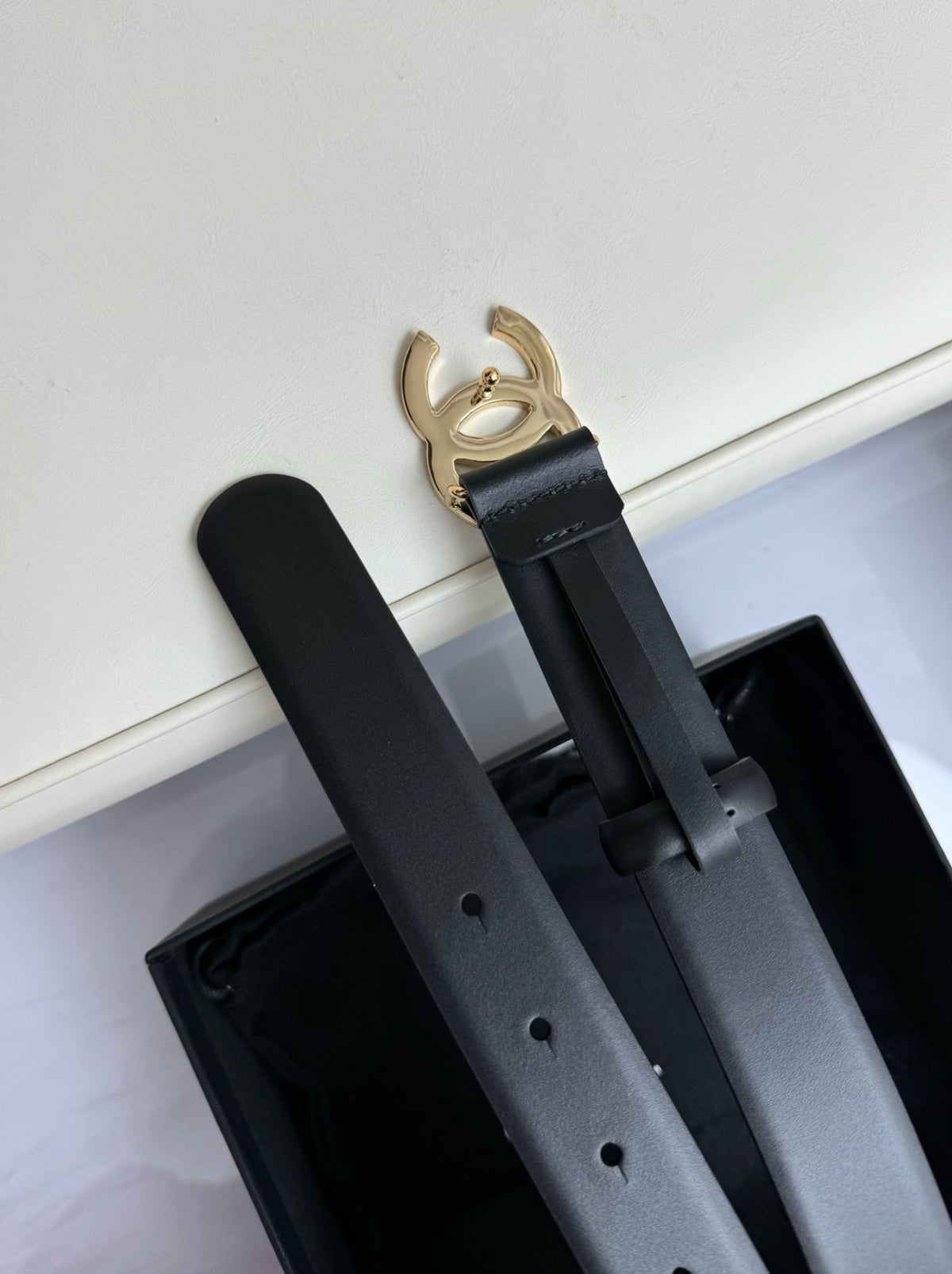 CHANEL BELT 30MM IN BLACK SMOOTH CALFSKIN GOLD HARDWARE ATTACH RHINSTONES