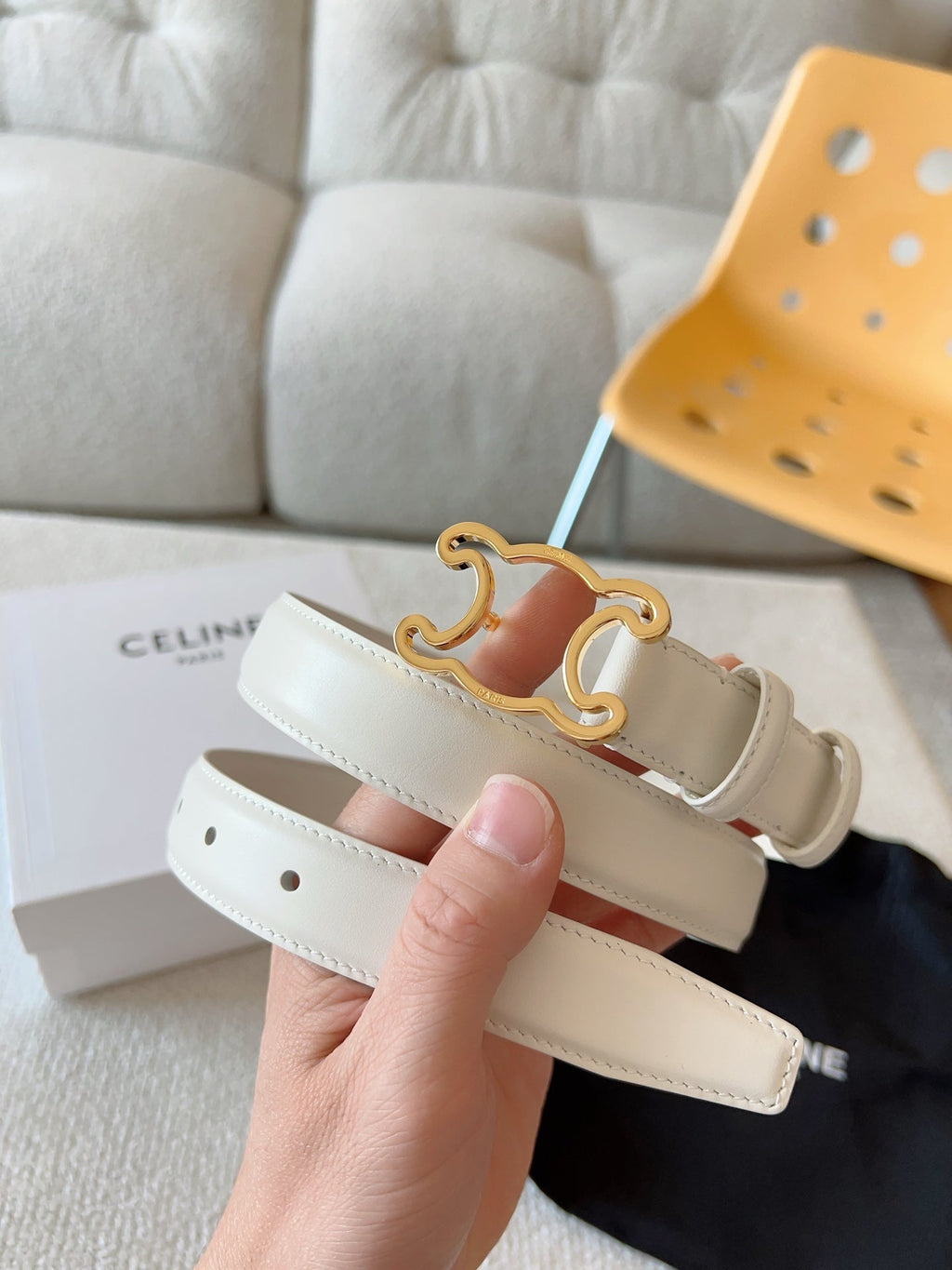 CELINE 25S TRIOMPHE BELT 25MM IN WHITE CALFSKIN GOLD HARDWARE 585788